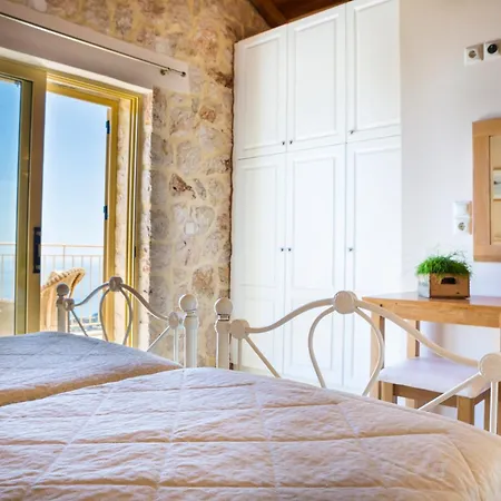 Villa Lemoni Skala - Infinity Pool With Sea Views, Bean Bag And Bbq *