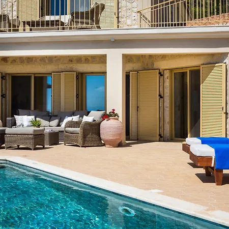 Villa Lemoni Skala - Infinity Pool With Sea Views, Bean Bag And Bbq
