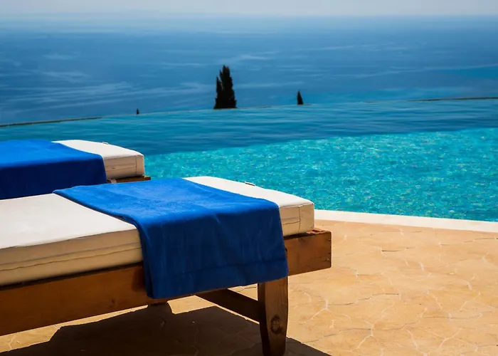 Lemoni Skala - Heated Infinity Pool With Sea Views & Outside Cinema Willa Skala (Kefalonia)